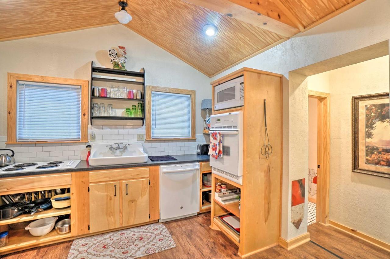 Charming Hilltop Cottage In Medicine Park! 外观 照片