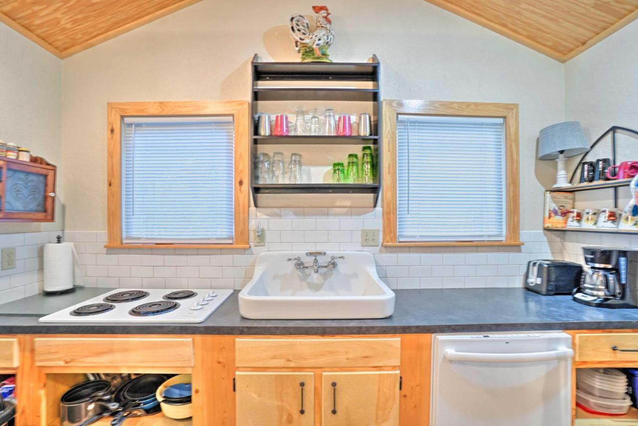 Charming Hilltop Cottage In Medicine Park! 外观 照片